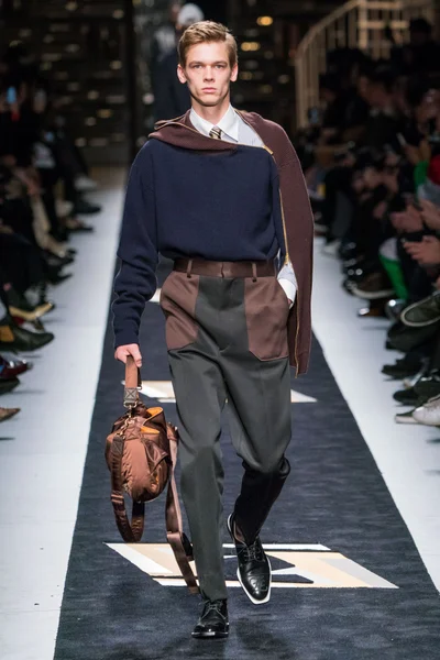 Look 42